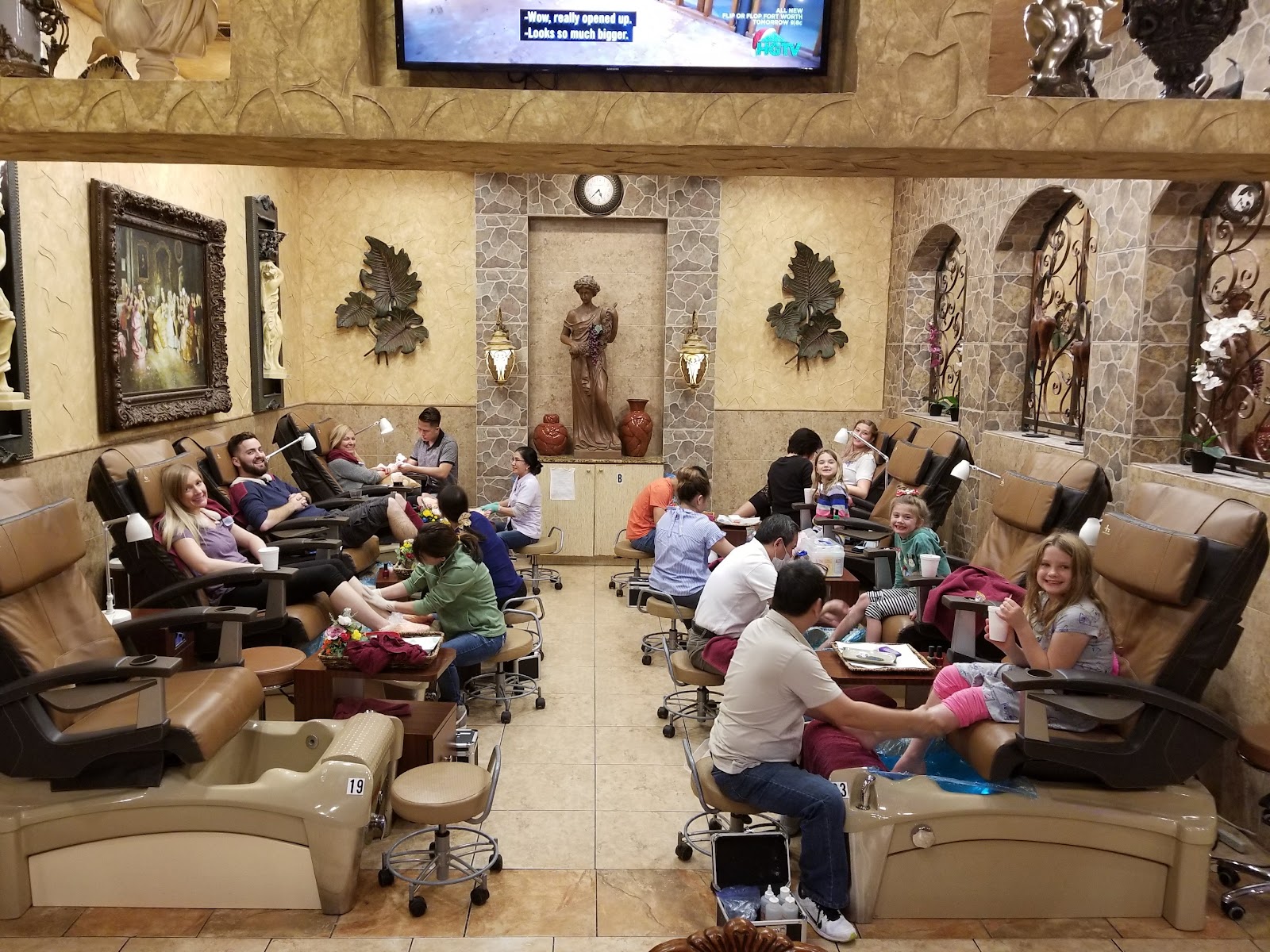 Grandlux Nail Salon - Eldorado nail photo 2